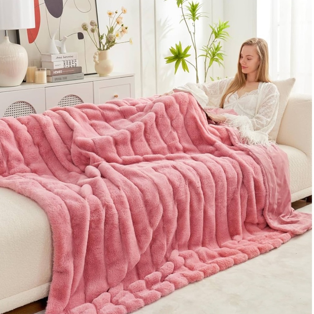 COZY BLISS Faux Fur Throw Blanket Warm Plush Striped Blanket Pink 60” X 80” NEW